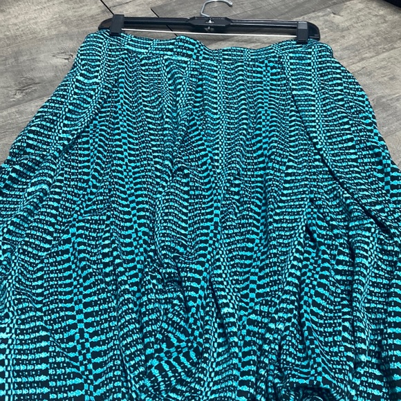 LuLaRoe Dresses & Skirts - LuLaRoe Madison Skirt